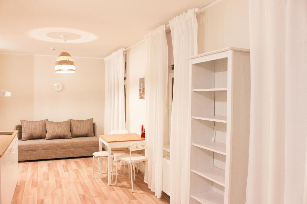 Bright Spacious Apartment In Riga With Free Parking ภายนอก รูปภาพ