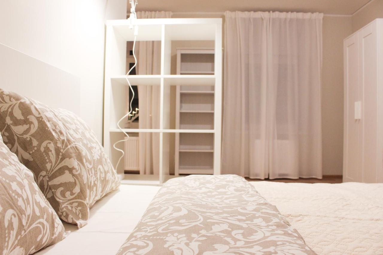 Bright Spacious Apartment In Riga With Free Parking ภายนอก รูปภาพ