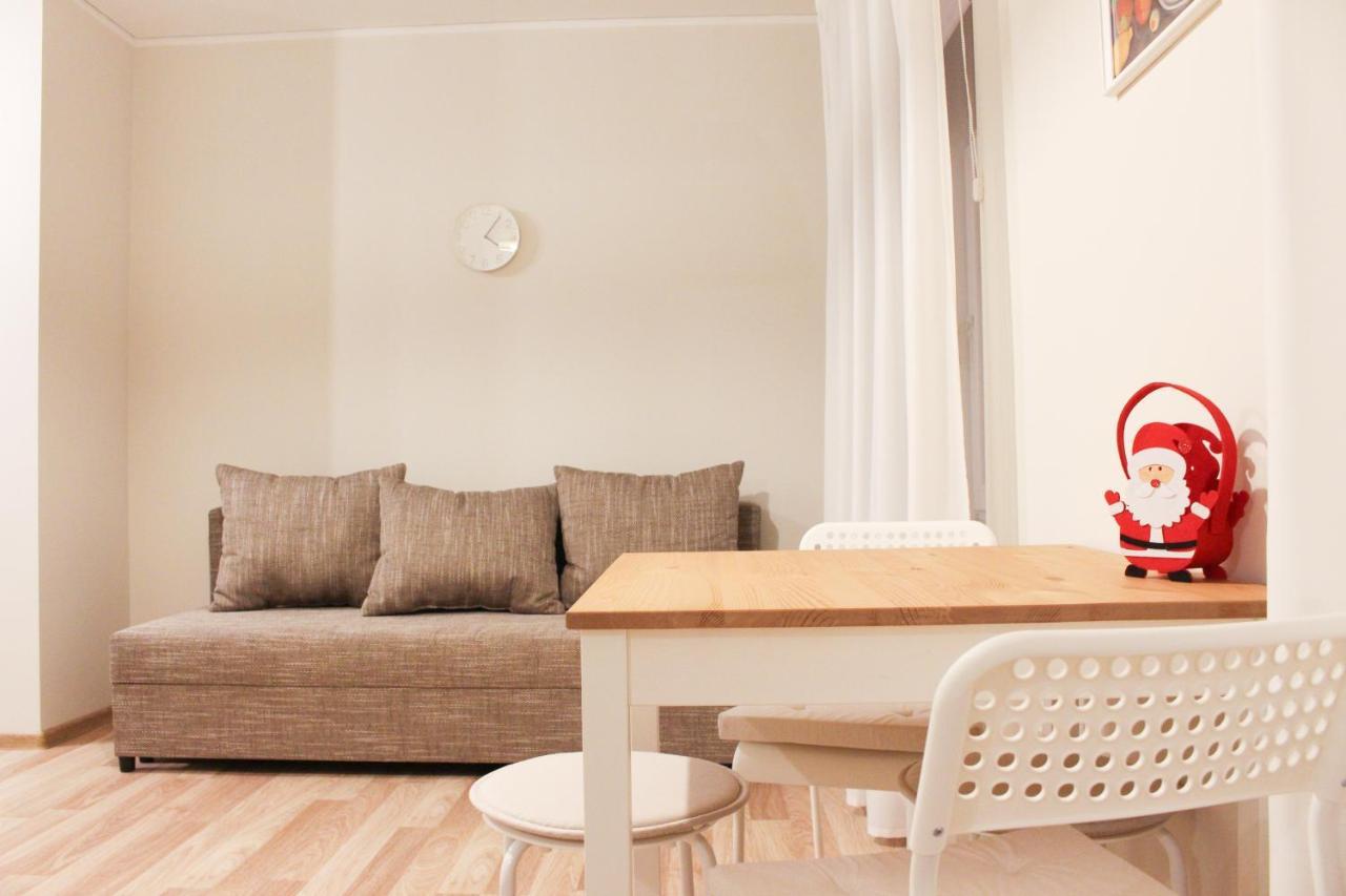 Bright Spacious Apartment In Riga With Free Parking ภายนอก รูปภาพ