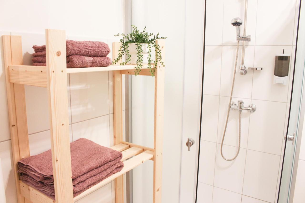 Bright Spacious Apartment In Riga With Free Parking ภายนอก รูปภาพ