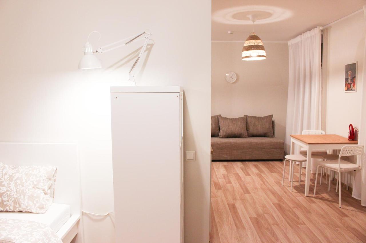 Bright Spacious Apartment In Riga With Free Parking ภายนอก รูปภาพ