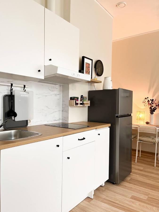 Bright Spacious Apartment In Riga With Free Parking ภายนอก รูปภาพ