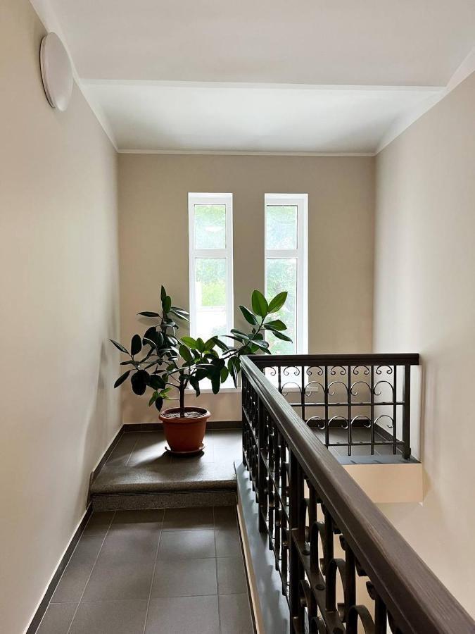Bright Spacious Apartment In Riga With Free Parking ภายนอก รูปภาพ