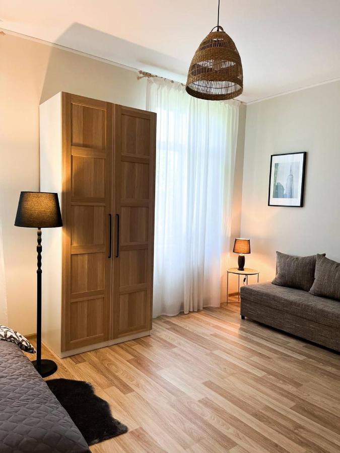 Bright Spacious Apartment In Riga With Free Parking ภายนอก รูปภาพ
